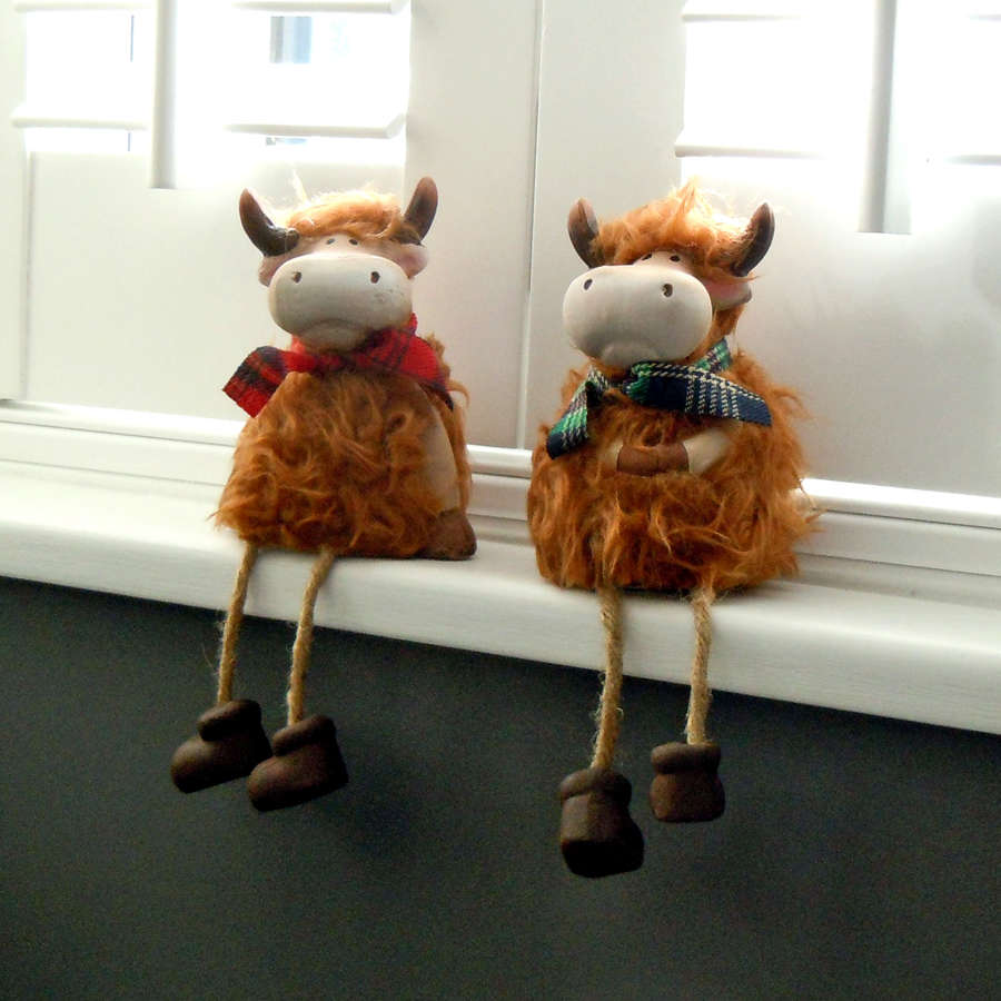 Highland Cow shelf hangers with dangly legs large