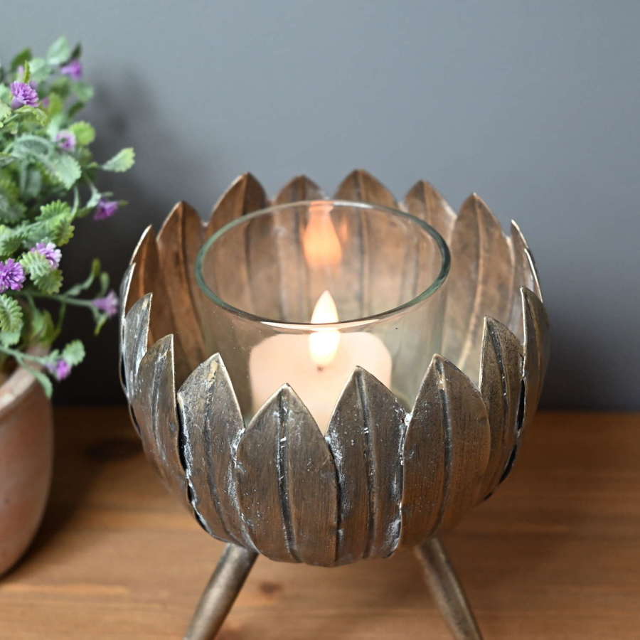 Leaf tealight candle holder made from iron